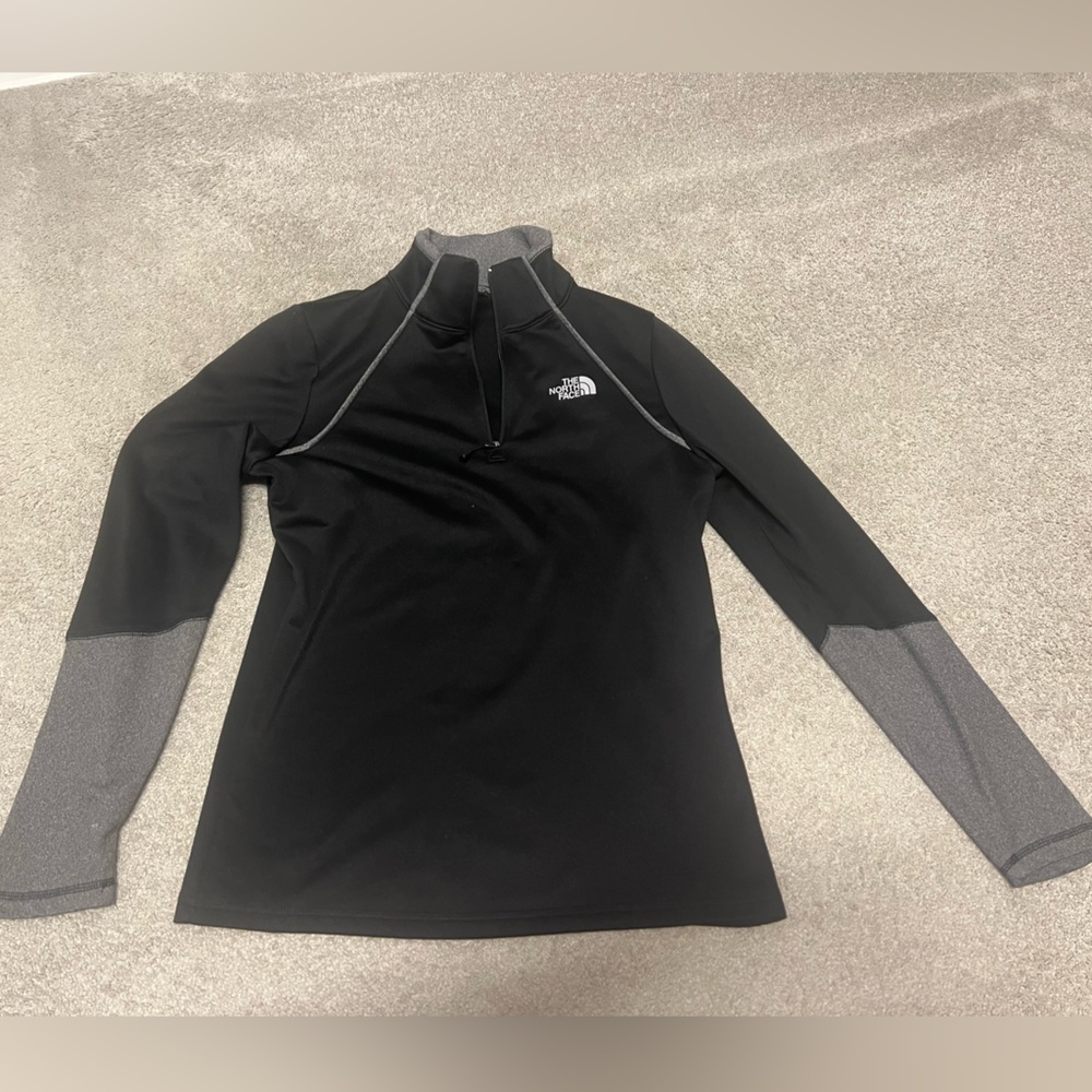 North face quarter zip 
Medium